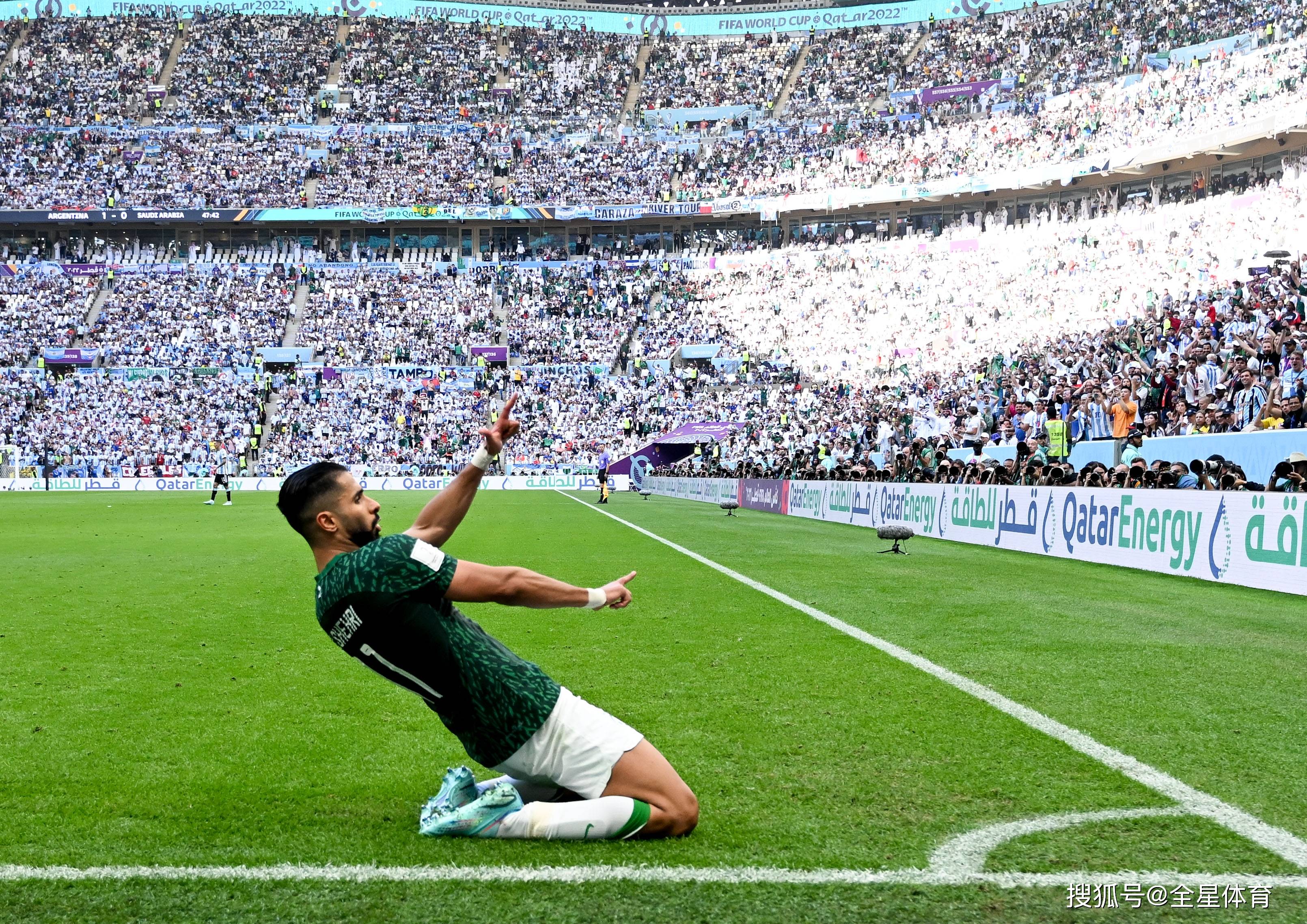 包含转会期突围战来临；埃因霍温围绕意甲临场应变；态度坚定；年轻球员得到机会的词条