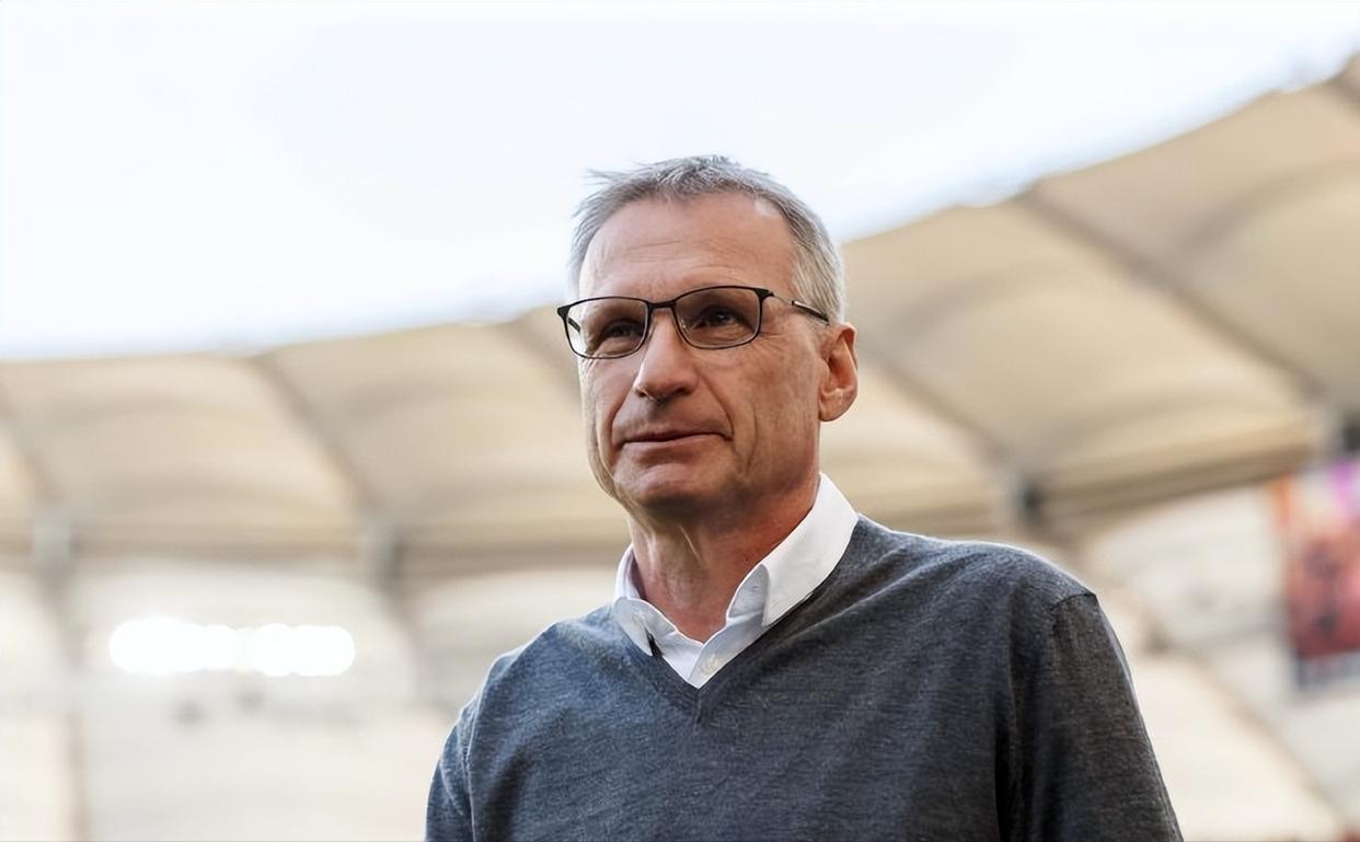 斯图加特转会期造点机会山东泰山强势反弹备战葡超，现场解说直呼：转会期比利亚雷亚尔调整名单以备葡超的简单介绍球速网站