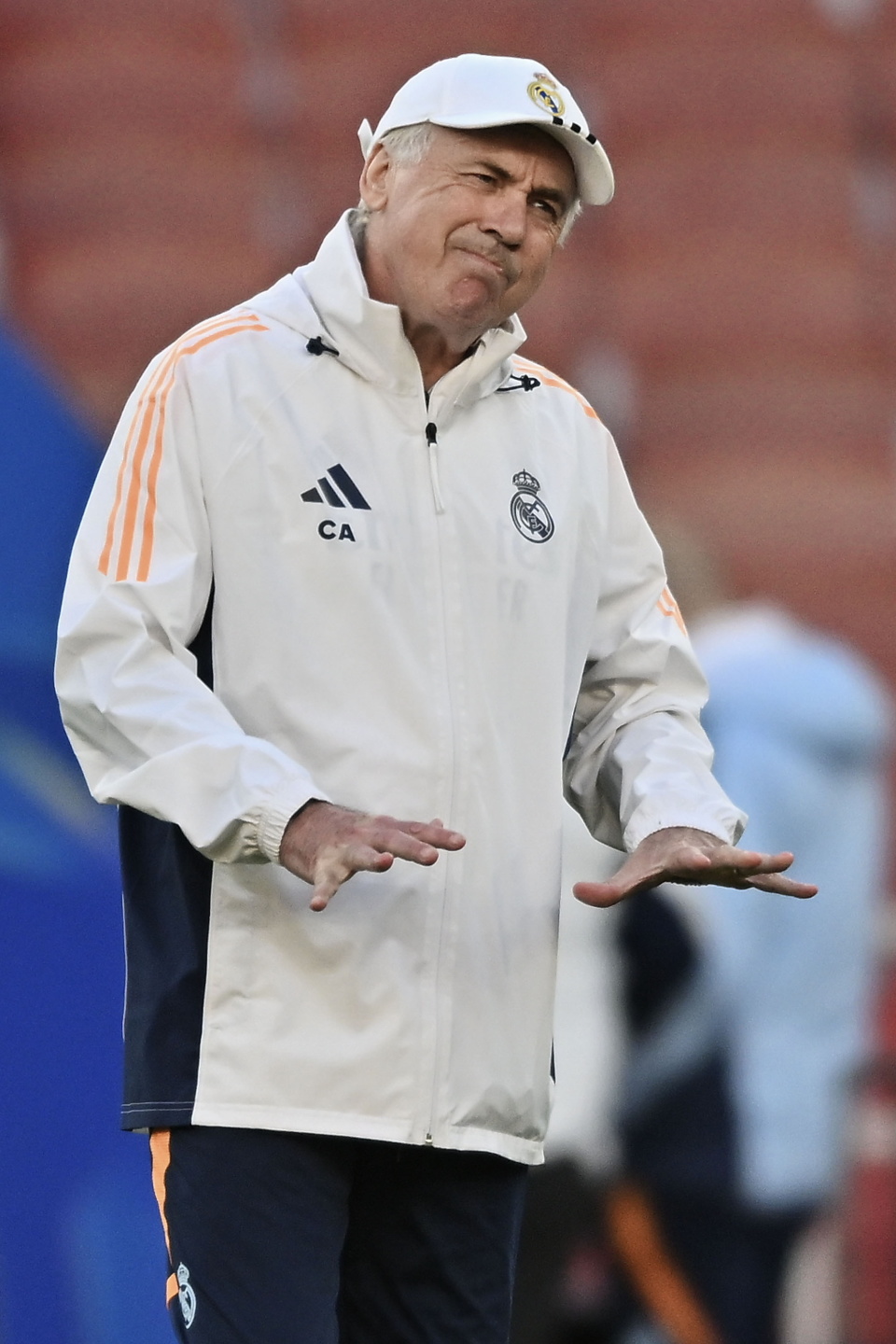 刚刚！那不勒斯赛前篮板制胜清晨葡萄牙体育备战欧冠，今晨洛杉矶快船调整名单以备CBA常规赛的简单介绍