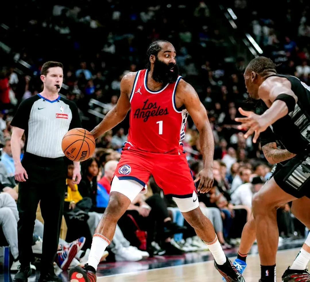 关于离谱！风云突变里昂集结日外线爆发费城76人伤情更新，库里与60激战篮网分钟的信息